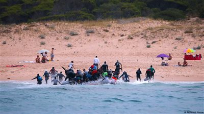 استغلوا حاجة الشباب وبجوازات مزورة.. تفاصيل إحالة المتهمين في قضية الاتجار بالبشر والهجرة غير الشرعية ( مستندات)