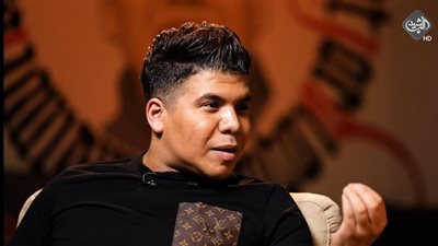 عمر كمال: التعليقات المنشورة باسمي فوتوشوب.. ومحامي يرد: التحقيقات ستُظهر الحقيقة