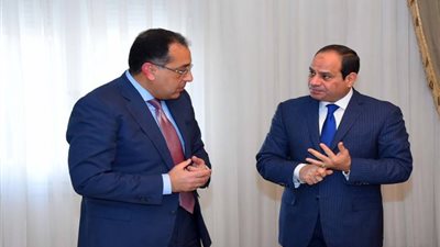 السيسي يوجه الحكومة بدراسة التوصيات الصادرة عن تقرير التنمية البشرية وسرعة تفعيلها 