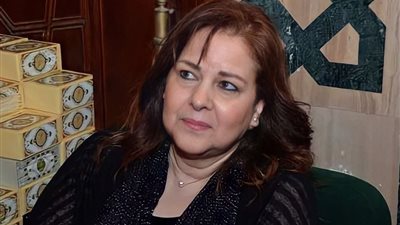 فشل في عمل الأجهزة.. اللحظات الأخيرة في حياة الفنانة دلال عبد العزيز