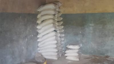 إحباط محاولة بيع 2 طن أسمدة زراعية في السوق السوداء بنجع حمادي