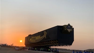الآثار تعلن نجاح تثبيت مركب الملك خوفو تمهيدًا لعرضه بالمتحف الكبير