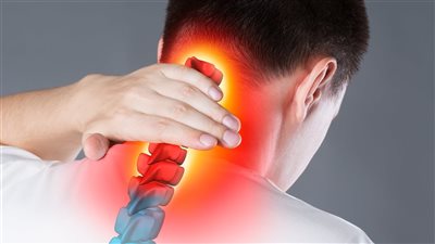  علاجات منزلية للتخلص من آلام الرقبة