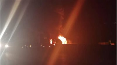 أول فيديو لحادث انقلاب سيارة محملة بمواد بترولية بالطريق الإقليمي 