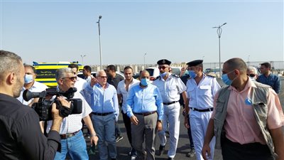 شعراوي يشيد بمستوى تصميم منفذ الحي الإماراتي وتطوير الطرق ببورسعيد (صور) 