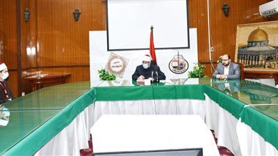 وزير الأوقاف يلتقي المجموعة الرابعة من أئمة برنامج الإمام المفكر (صور)