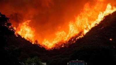 حرائق أوروبا تصل إلى الولايات المتحدة.. وتدمر 370 منزلا