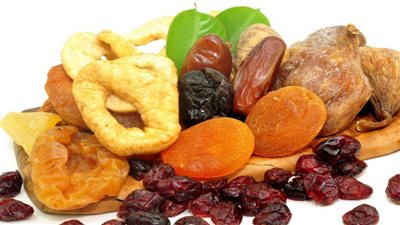  كيف تستخدمين أشعة الشمس فى تجفيف الفواكهة قبل تلفها؟