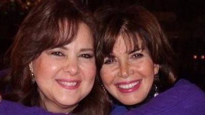 ميرفت أمين تؤجل أعمالها الفنية حدادًا على دلال عبد العزيز