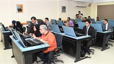 بعد رفع الحد الأدنى للأجور.. 5 عوامل تحدد كيفية الاستفادة من العمالة الحكومية 