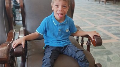 أم تستغيث بالرئيس السيسي لإنقاذ نجلها من الموت بسبب متلازمة وليام النادرة «صور»