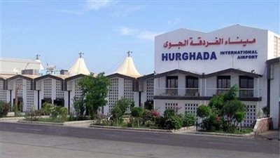 اليوم.. مطار الغردقة ومرسى علم يستقبلان 42 ألف سائح على متن 140 رحلة طيران