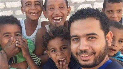 خادم الغلابة.. الحزن يعم قنا بعد وفاة مؤسس فرع رسالة إثر إصابته بكورونا (صور)