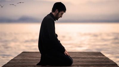 «الإفتاء» توضح حكم الدين في السهو أثناء الصلاة