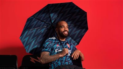 أرسنال يكشف عن طقمه الثالث للموسم الجديد 2021-2022 «صور»