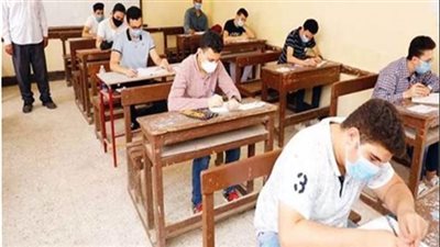 ورقي أم تابلت.. نظام امتحانات الثانوية العامة لعام 2022 يشغل أذهان أولياء الأمور