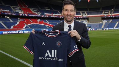 رسميًا.. باريس سان جيرمان يعلن التعاقد مع ليونيل ميسي