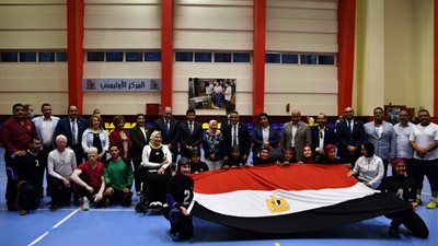 الأسطورة فاطمة عمر وهشام صلاح يحملان علم مصر فى حفل افتتاح دورة طوكيو 2020