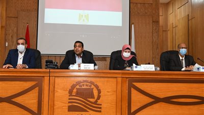 نائب محافظ قنا يعقد ورشة عمل لكيفية حساب الحد الأدنى للأجور للعاملين بالدولة