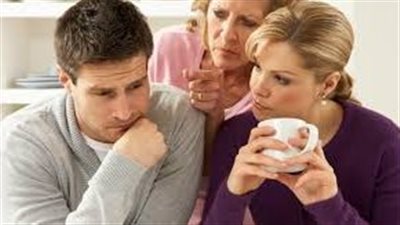 إمام بالأوقاف: سماح الزوج بتدخل والدته في حياته الزوجية بشكل قد يفسدها عقوق