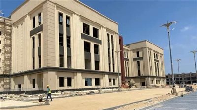 جامعة المنصورة الجديدة.. تعرف على المعامل وقاعات التدريس المجهزة وبرامجها الدراسية