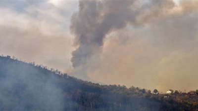 الجيش الجزائري يدفع بمروحيات للمشاركة في إخماد حرائق الغابات