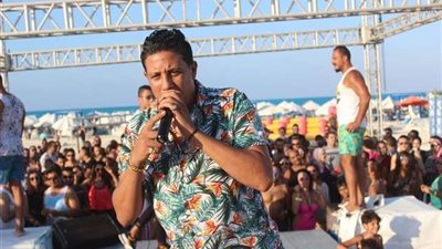 هل تعاقب النقابة حمو بيكا حال استخدامه الفلاشة في حفله اليوم؟