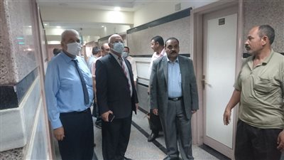 نائب رئيس جامعة بنها يتفقد الورش والملاعب استعدادًا للعام الدراسي الجديد