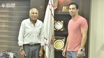 رسميًا.. أحمد الأحمر يجدد تعاقده مع الزمالك 