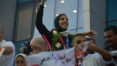 والد فريال أشرف: مكالمة الرئيس وسام على صدورنا وشعبنا بيحب يفرح