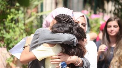 قلوب مضطربة.. أمهات طلاب الثانوية العامة يعانين التوتر قبل ظهور النتيجة