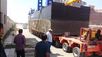نقل الكراكة «تحيا مصر» لمصنع الرمال السوداء بكفر الشيخ «صور»