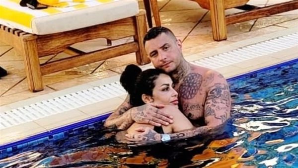 أحمد الفيشاوي وزوجته