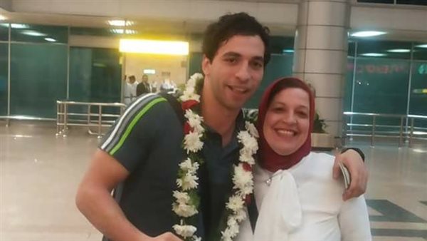 أحمد الأحمر رفقة