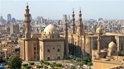 نقل وليس هدمًا.. أستاذ آثار إسلامية يكشف حقيقة إزالة مقابر أثرية في منطقة القاهرة التاريخية