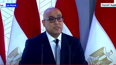 وزير الإسكان يتابع التصميمات المقترحة للواجهات بمشروع أبراج 