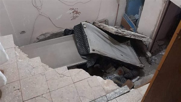 سقوط أجزاء من عقار