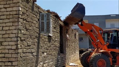 إزالة 11 حالة تعدٍ وبناء مخالف على أملاك الري والصرف بالبحيرة