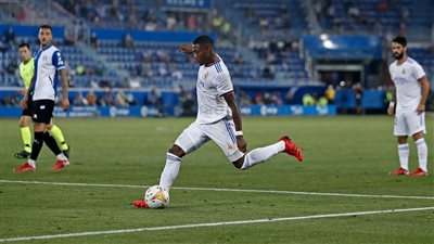 أنشيلوتي: ألابا سيغيب عن مباراة مانشستر سيتي.. ونحن على بعد 90 دقيقة من نهائي الأبطال