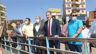 محافظ المنوفية يستبعد رئيس مدينة تلا لتدني مستوى النظافة «صور»