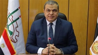 وزير القوى العاملة يكلف بمعرفة أسباب حريق مصنع زيوت السيارات بأبو رواش