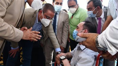محافظ الفيوم ورئيس جامعة الأزهر يتفقدان أعمال القافلة الطبية بقرية الغرق «صور»