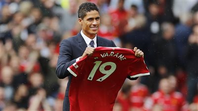 نادي مانشستر يونايتد يحدد سعر بيع فاران لـ الاتحاد السعودي