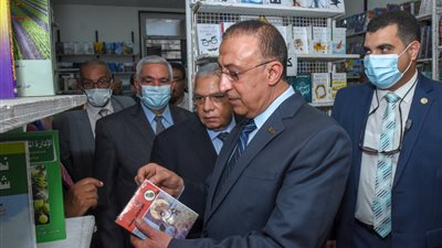 محافظ الإسكندرية يفتتح معرض كتاب دار المعارف بمشاركة 65 مؤسسة نشر