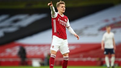 رسميًا.. أوديجارد يرتدي شارة قيادة أرسنال في الموسم المقبل