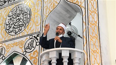 الدكتور مختار جمعة يحذر وكيل أوقاف قنا من مخالفة إجراءات كورونا في المساجد