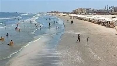 شواطئ بورسعيد تشهد إقبالًا ضعيفًا من المصطافين