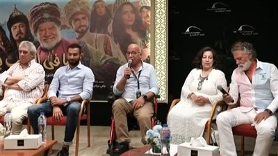 شريف دسوقي: يحيى الفخراني ومجدي الهواري يتعاملان بتواضع شديد بمسرحية ياما في الجراب يا حاوي