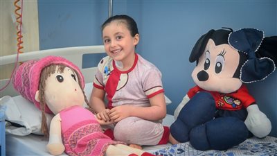 وزيرة الصحة: تماثل الطفلة الفلسطينية بيان للشفاء من مرض البثرية الصديدية النادر