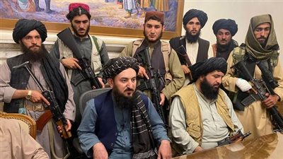 أمريكا تجمد أصول أفغانية لديها بمليارات الدولارات بعد استيلاء طالبان على السلطة